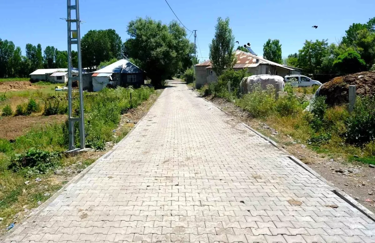 Eliaçık Köyü\'nde Yolu Yenilendi