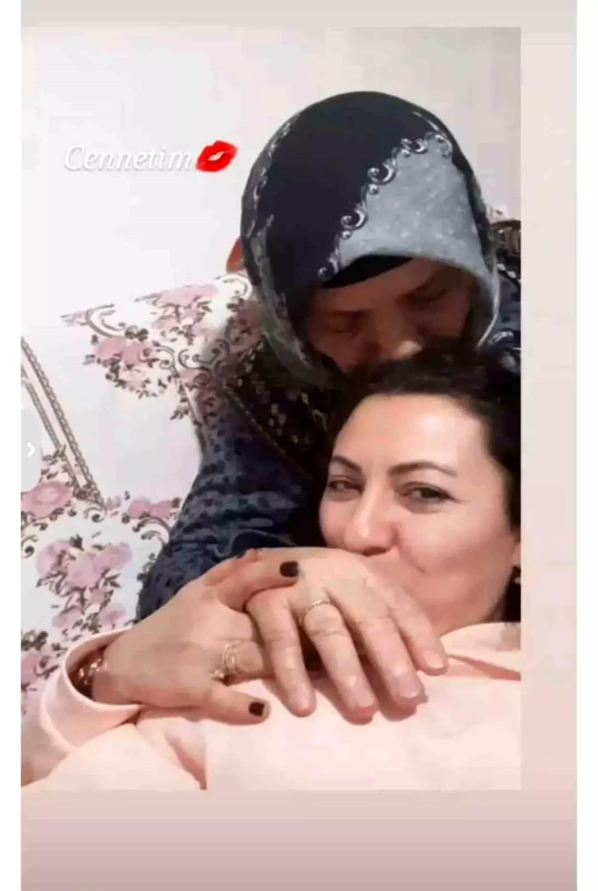 Boşanma aşamasındaki eşini silahla öldürdü