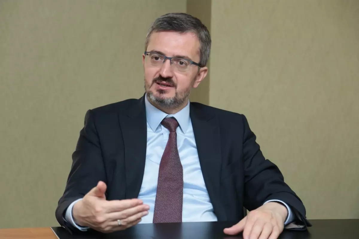 İletişim Başkanlığı görevine getirilen Burhanettin Duran\'dan mesaj var