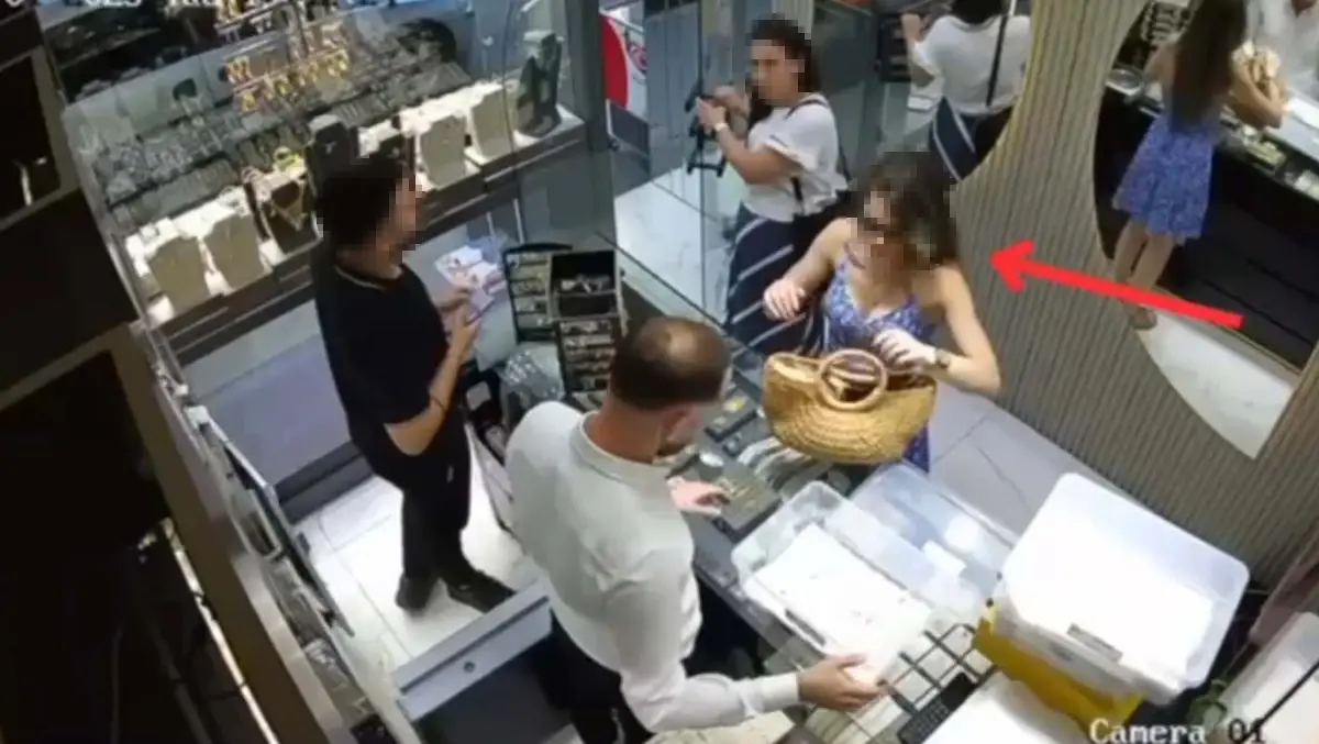 İzmir\'de Sahte Altın Operasyonu