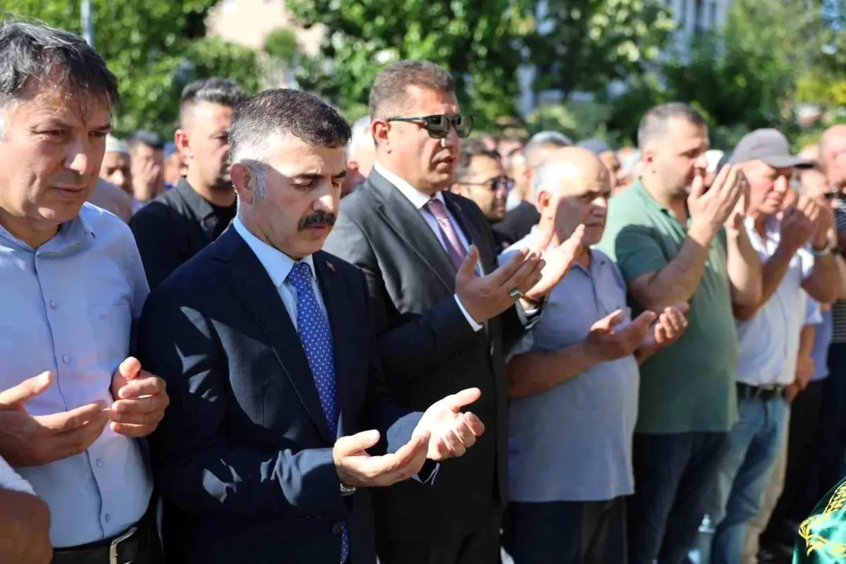 Düzce\'de Güvenlik Görevlisi Son Yolculuğuna Uğurlandı
