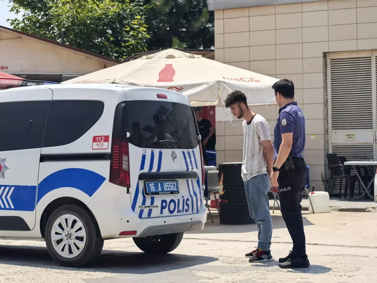 Kendisini hortumla serinletmeyen bahçıvanı tekme ve yumrukla darbetti