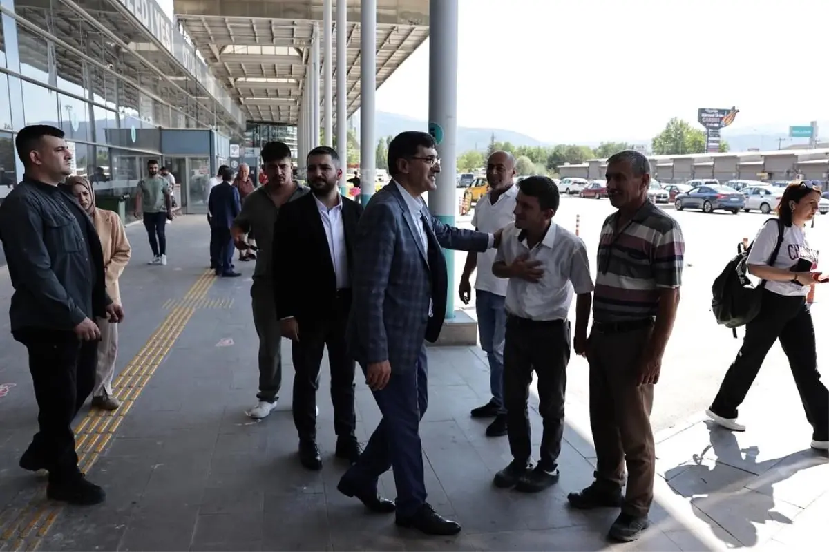 Kütahya Belediye Başkanı Kahveci, Şehirler Arası Otobüs Terminali\'nde İncelemelerde Bulundu