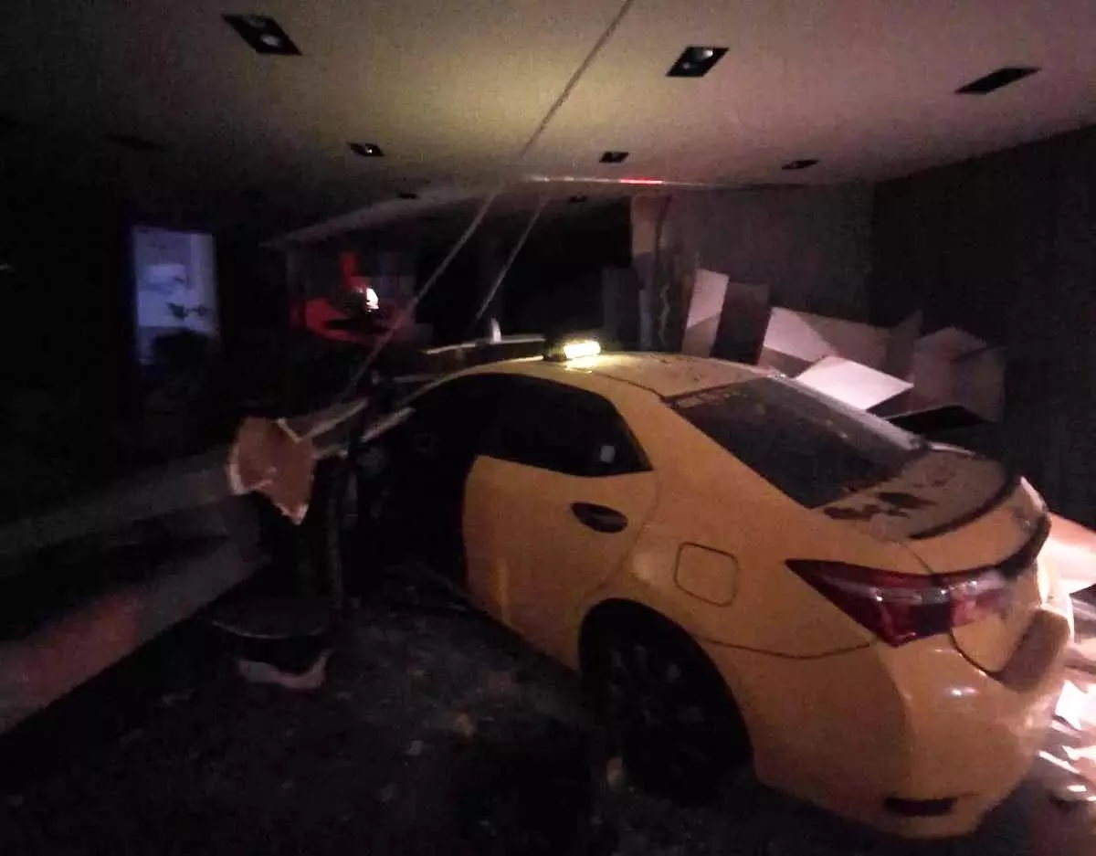 Mersin\'de Ticari Taksi Kaza Yaptı: 1 Yaralı