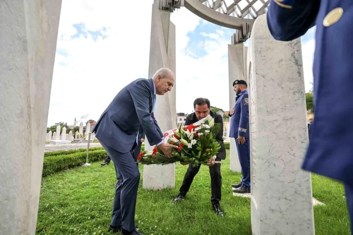 TBMM Başkanı Kurtulmuş, Aliya İzzetbegoviç\'in kabrini ziyaret etti