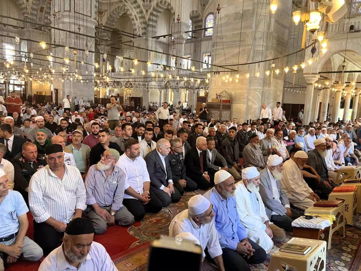 15 Temmuz şehitleri Fatih Camii\'nde dualarla anıldı