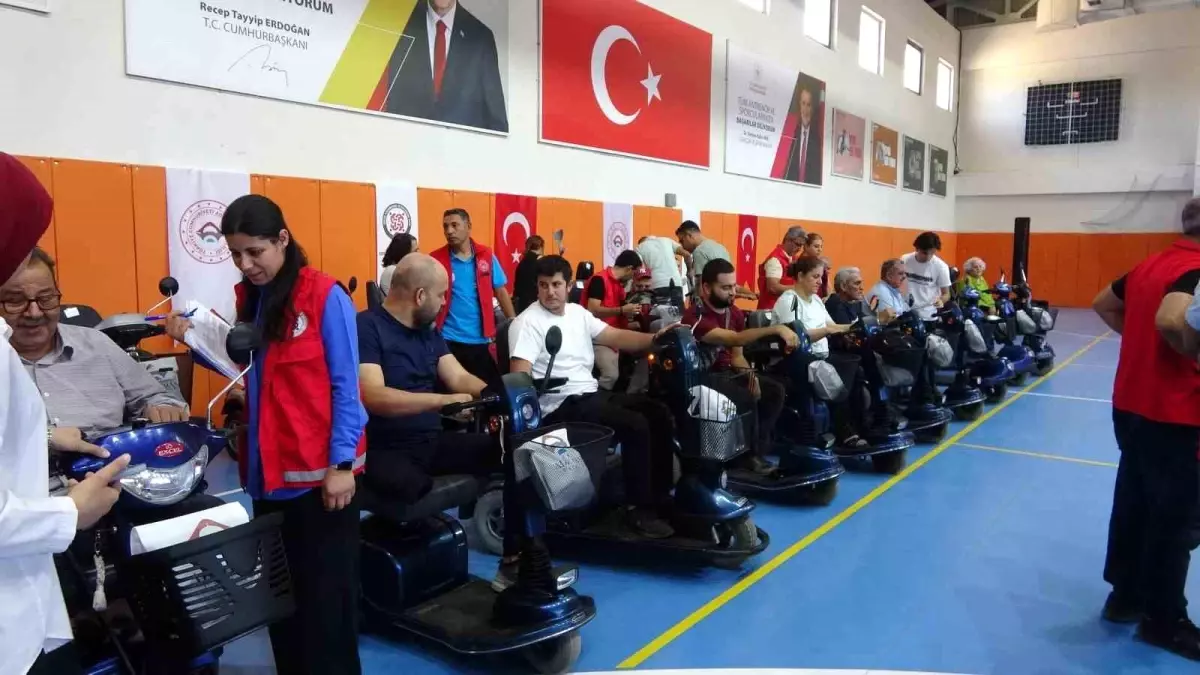 Adıyaman\'da Engellilere Akülü Sandalye Desteği