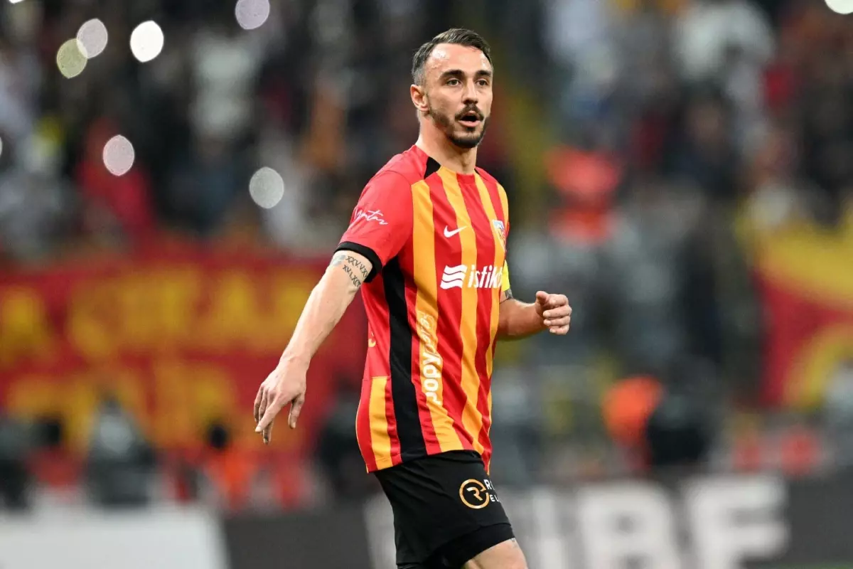 Kayserispor\'dan Gökhan Sazdağı için Fenerbahçe cevabı