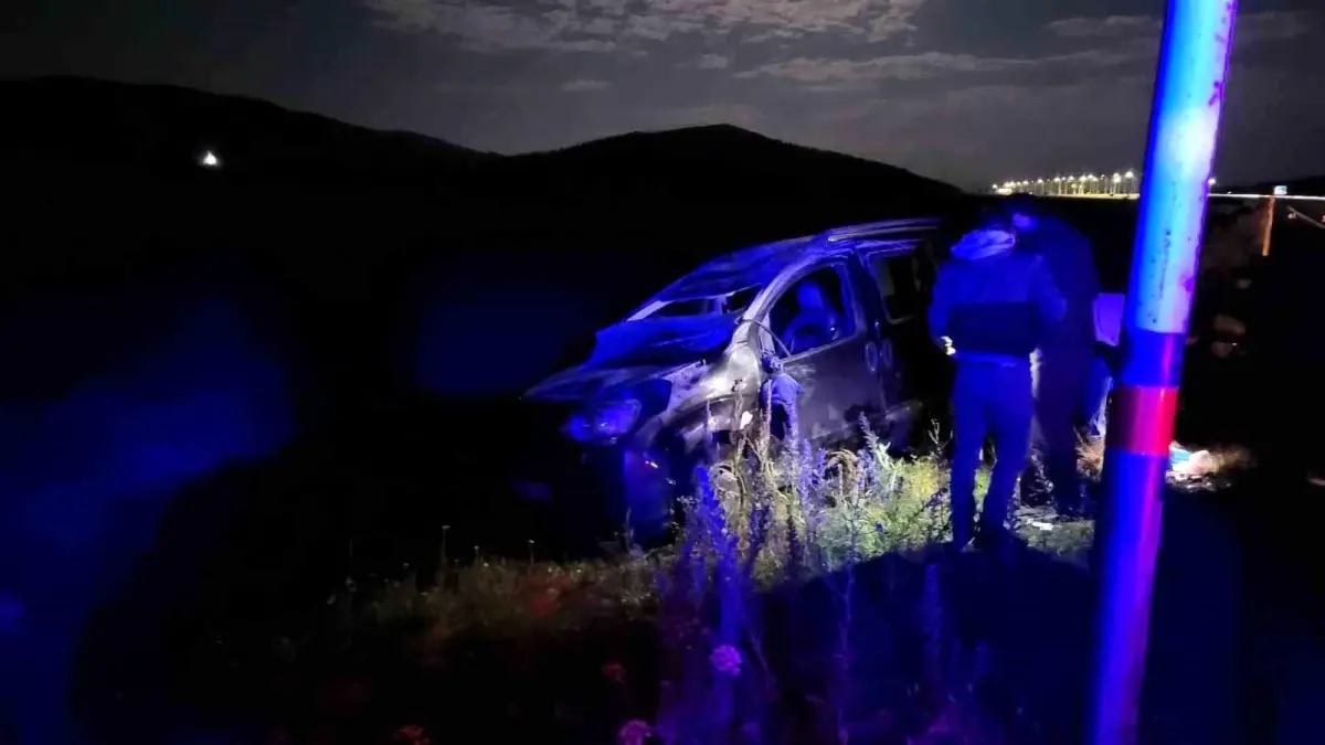 Sarıkamış\'ta Trafik Kazası: 4 Yaralı