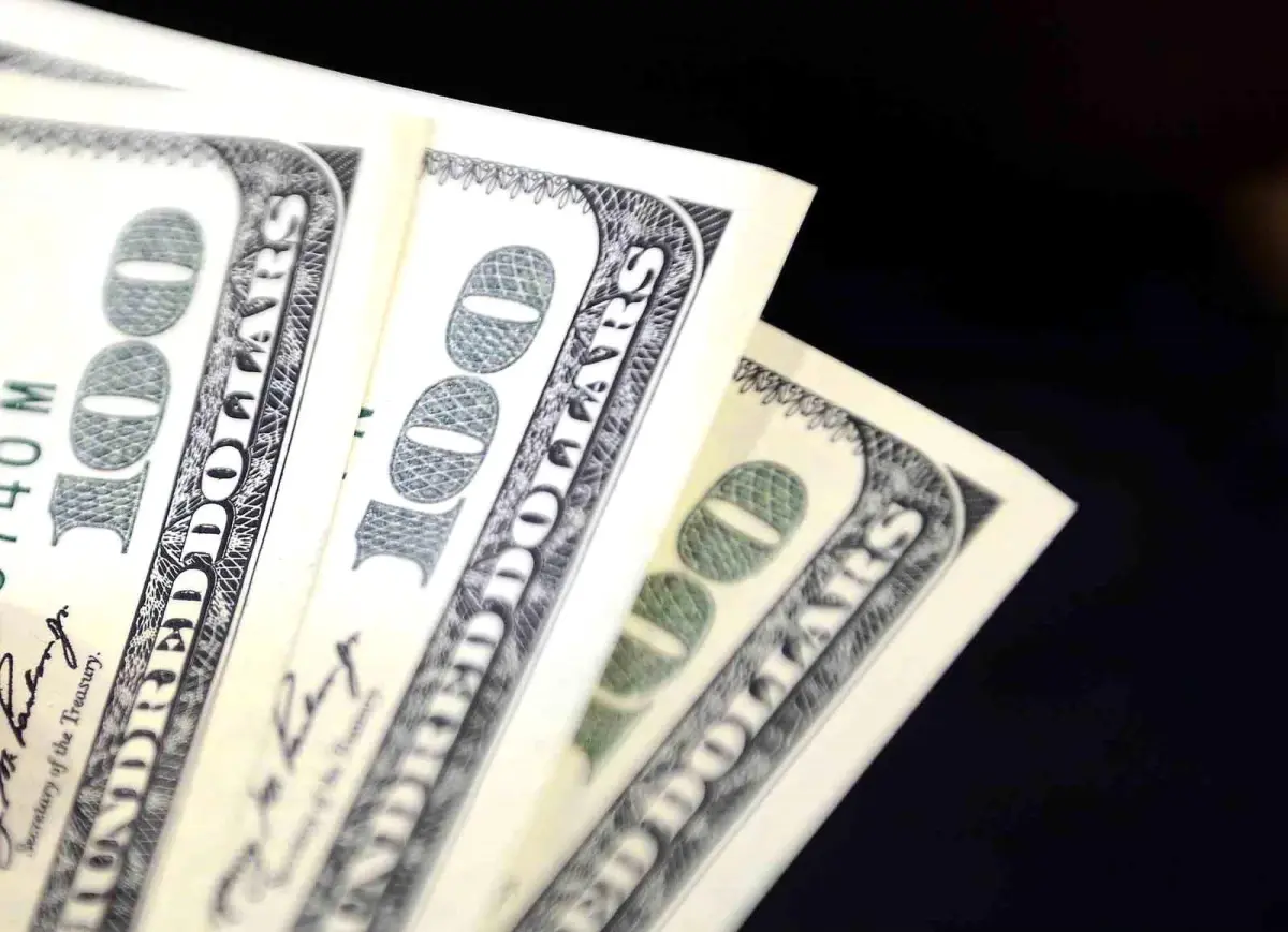 Dolar 40,17, Euro 47,00