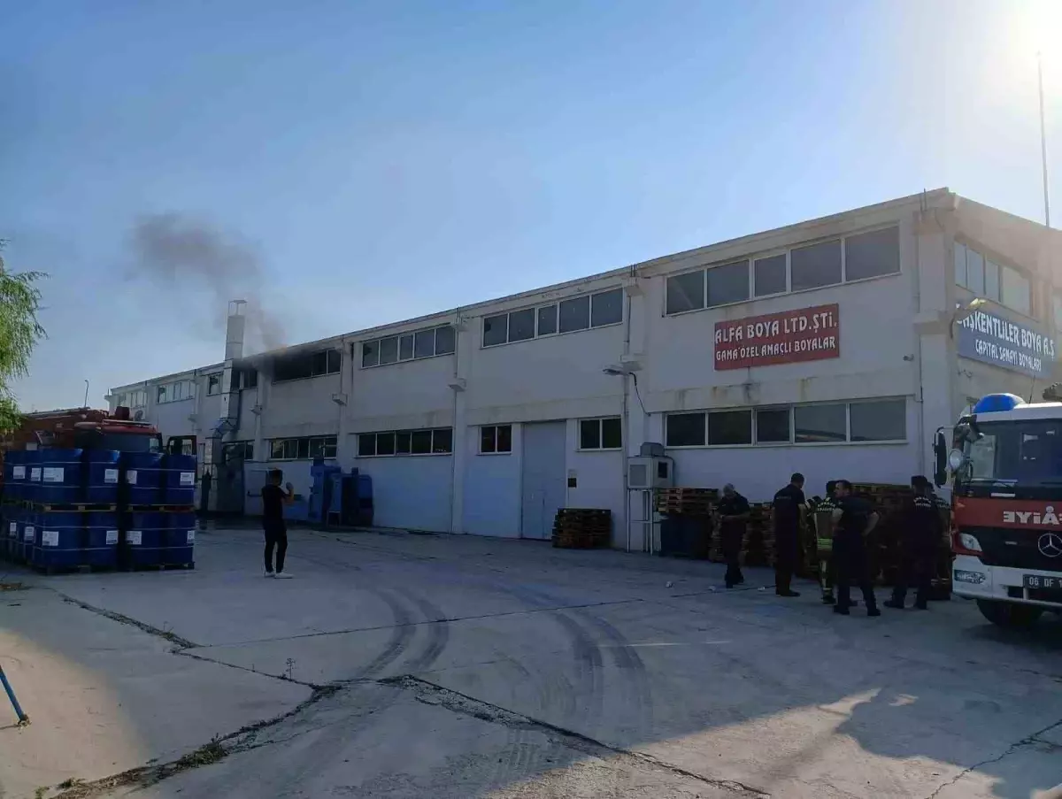 Sincan\'da Boya Fabrikasında Yangın