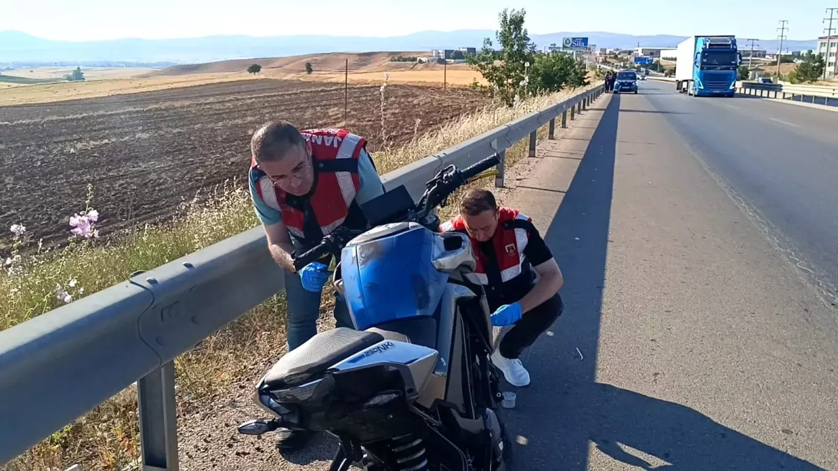 Afyonkarahisar\'da Motosiklet Kazası: 1 Ölü, 1 Yaralı