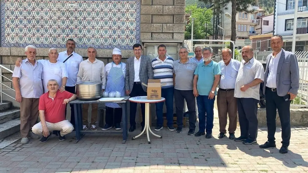 Kütahya Belediye Başkanı Kahveci, İstiklal Mahallesi\'nde Aşure Etkinliğine Katıldı