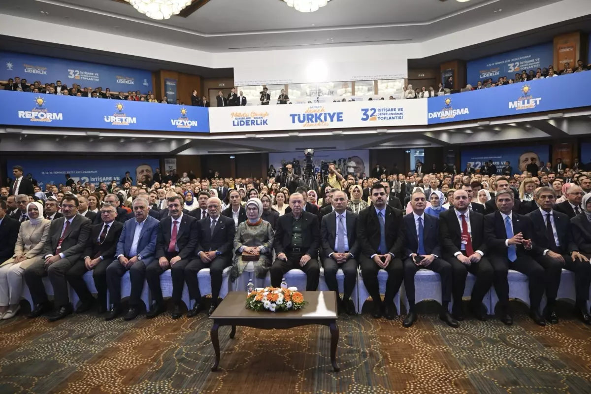 Emine Erdoğan: AK Parti, kararlarını ortak akılla şekillendiriyor