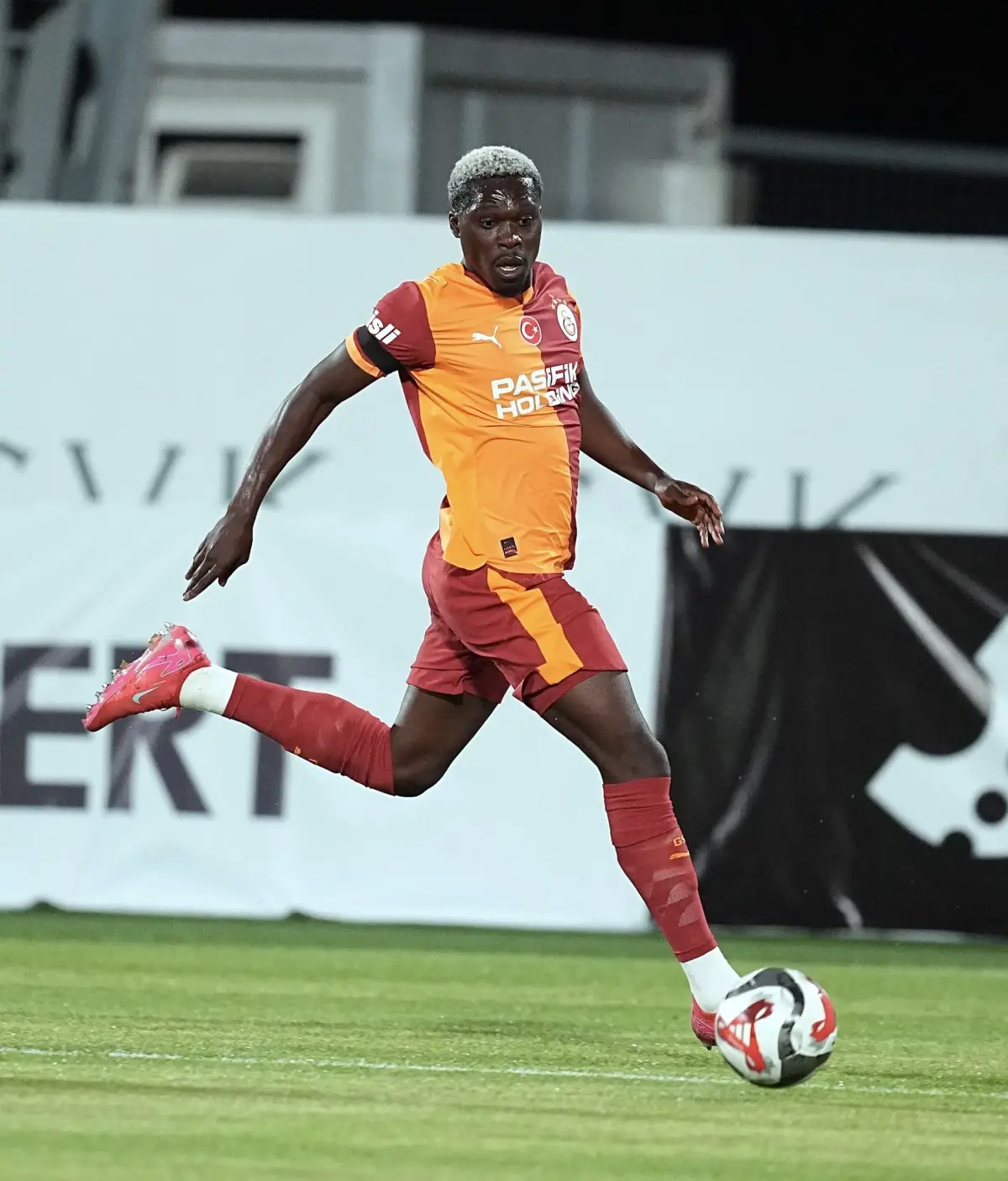 Galatasaray, Ümraniyespor\'u 5-2 Yendi