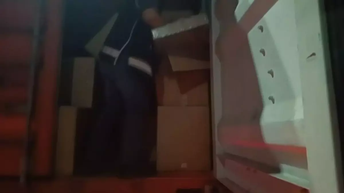 İstanbul\'da Kaçakçılık Operasyonu: 10 Şüpheli Yakalandı