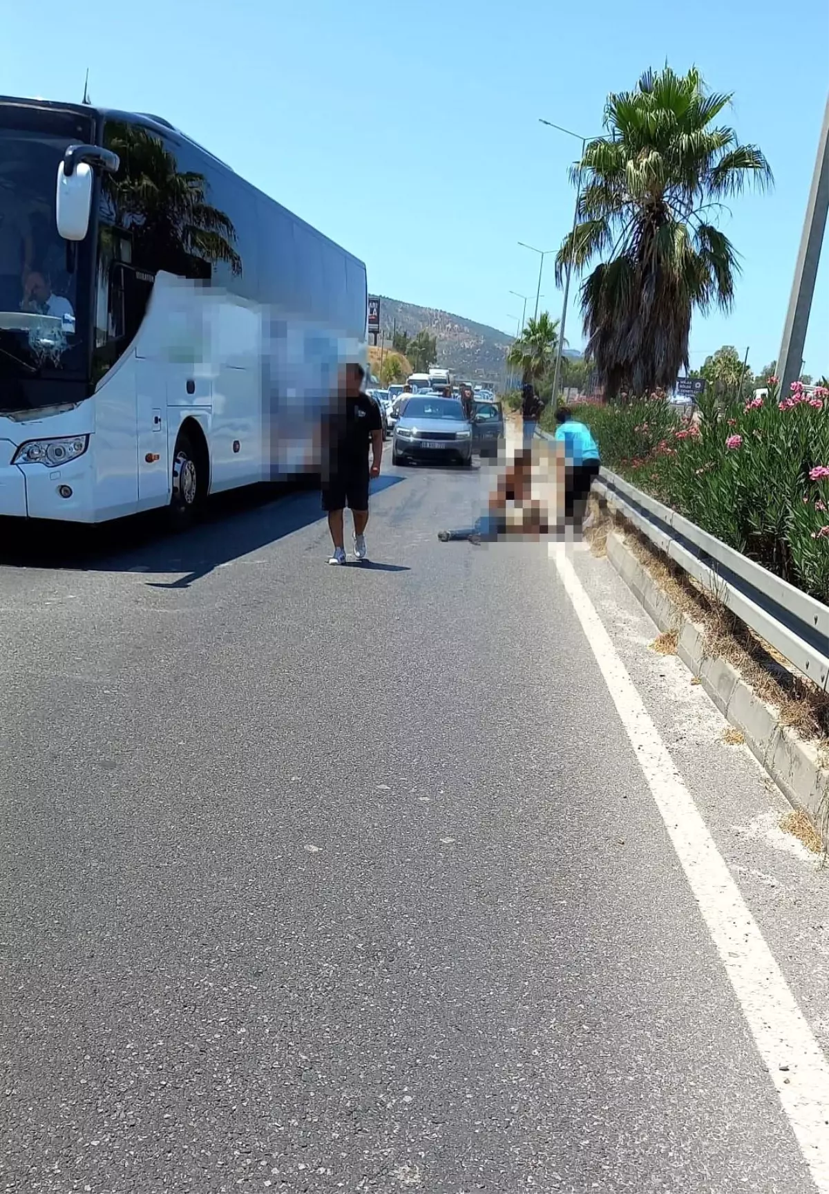 Milas\'ta Yaya Otobüsle Çarpıştı, Hayatını Kaybetti
