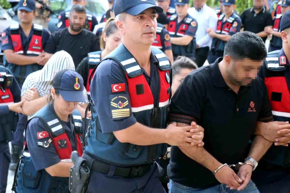 Kocaali\'de Dolandırıcılık Operasyonu: 6 Tutuklama