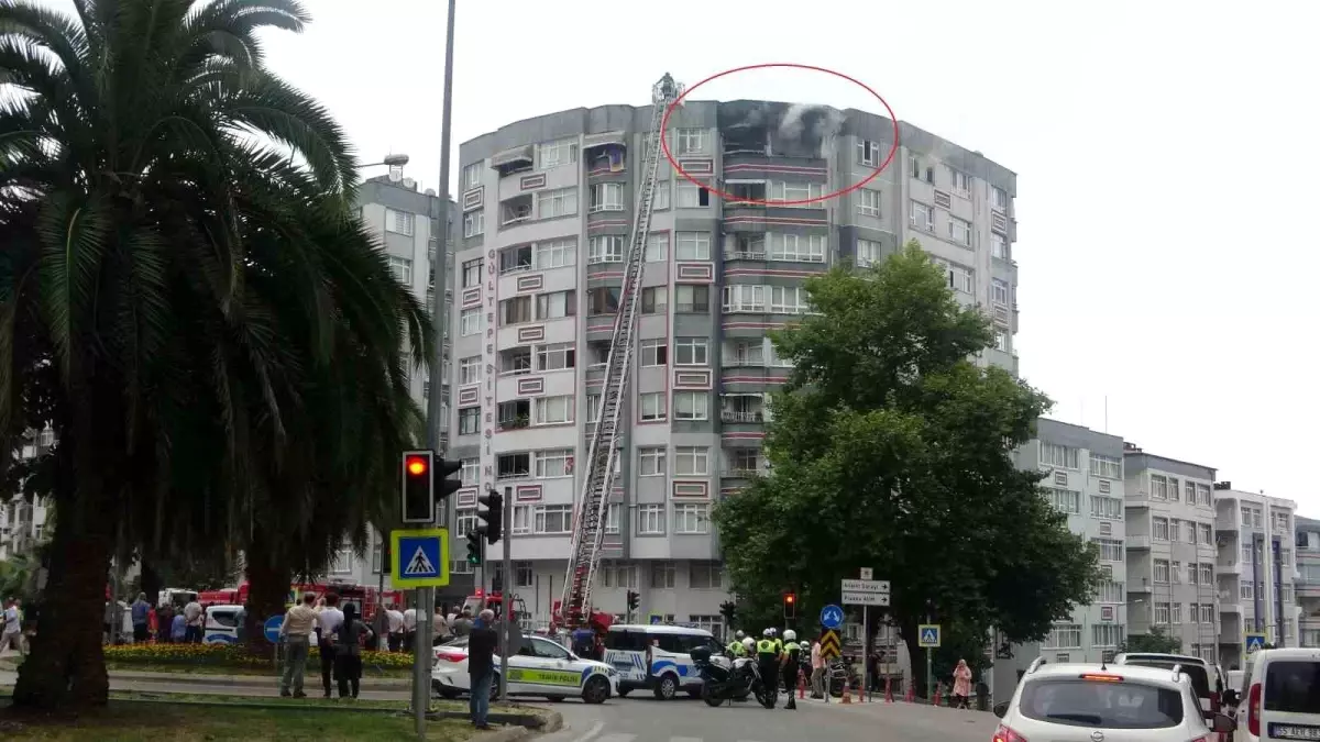 Samsun\'da 9 Katlı Binada Yangın Çıktı