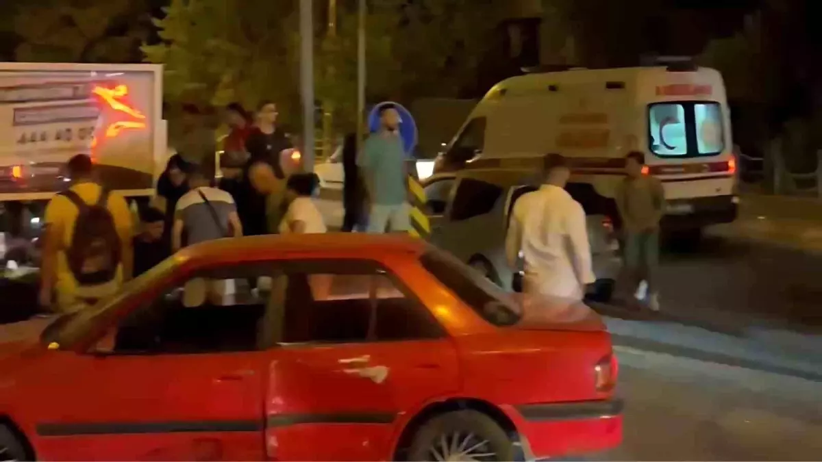 Söke\'de Otomobil ile Motosiklet Çarpıştı