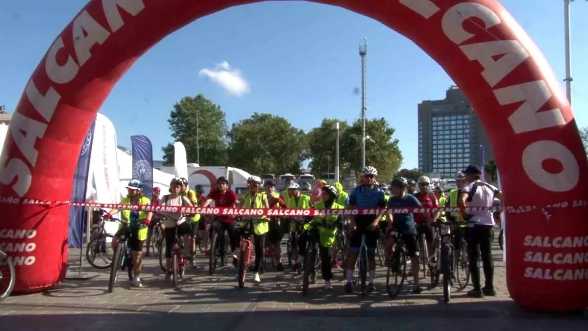 15 Temmuz kutlamalarında 500 sporcu bisikletle boğaz köprüsünü geçti