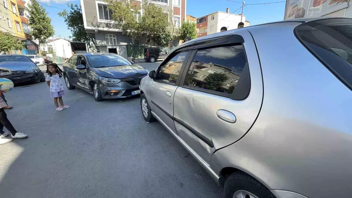 Arnavutköy\'de Zincirleme Kaza: Bir Çocuk Yaralandı