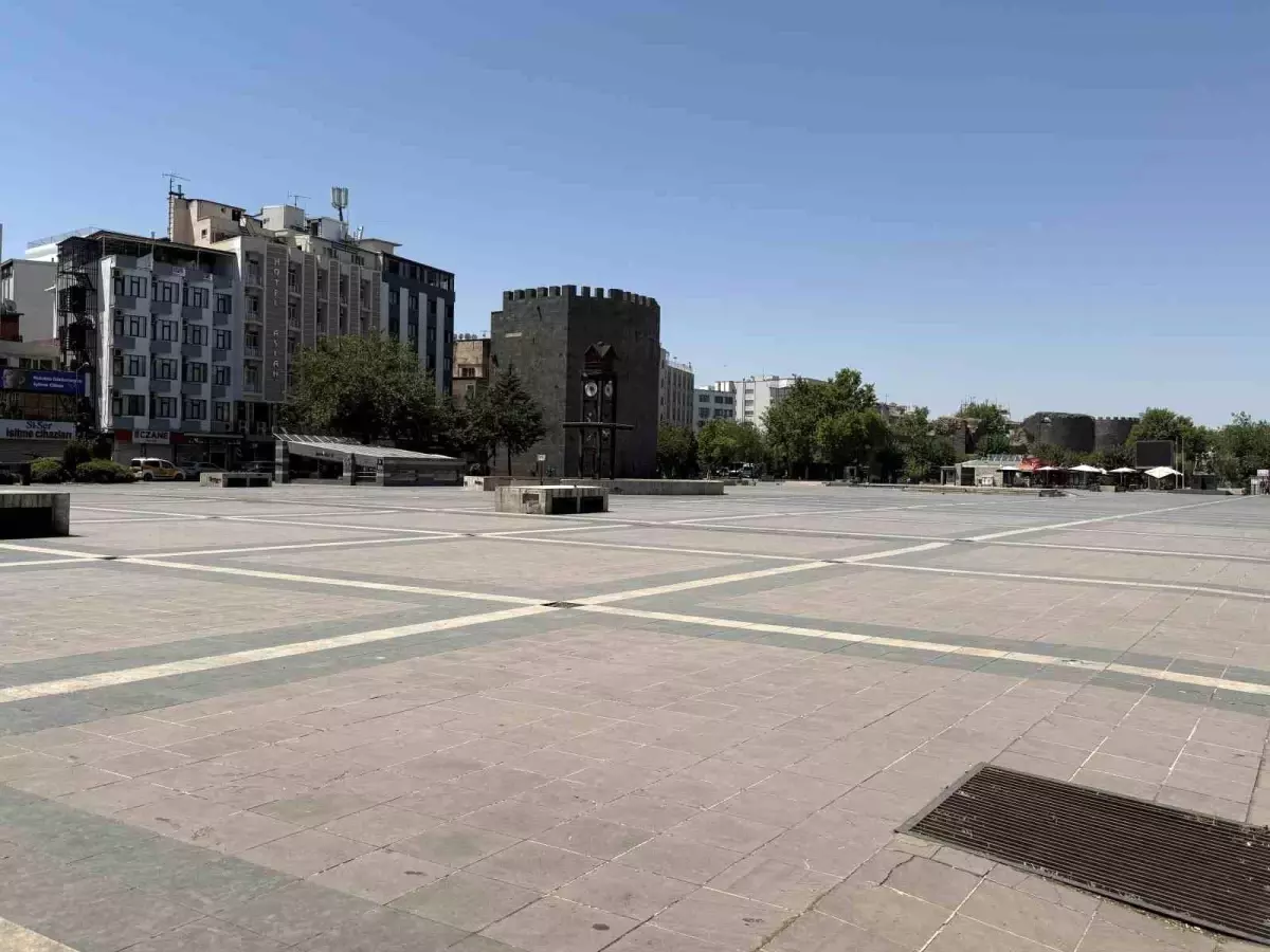 Diyarbakır\'da Sıcaklar Hayatı Olumsuz Etkiliyor