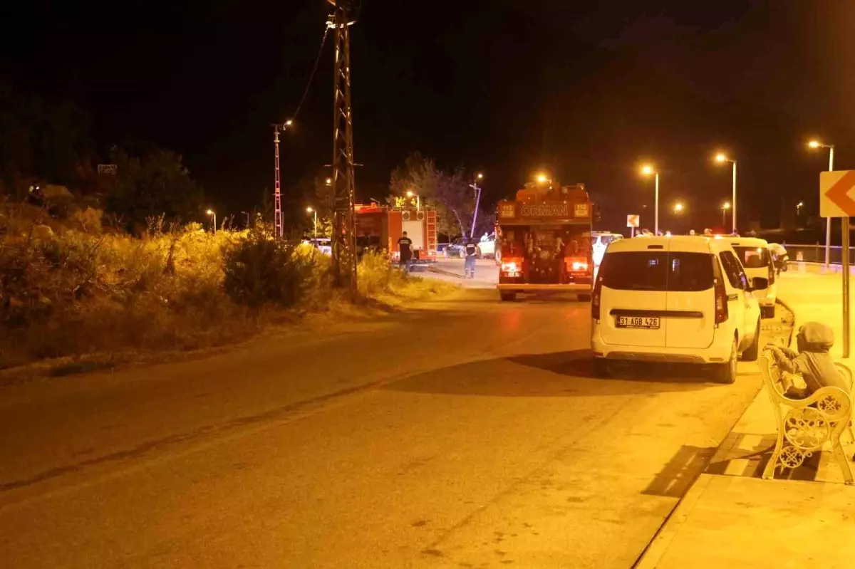 Havai Fişeklerin Sebep Olduğu Yangın Kontrol Altına Alındı
