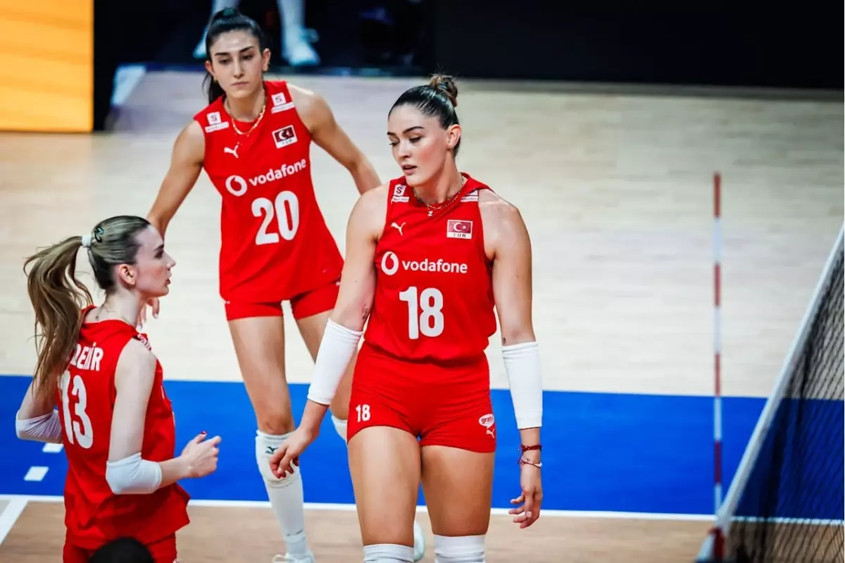 A Milli Kadın Voleybol Takımı Sırbistan\'a 3-0 Kaybetti