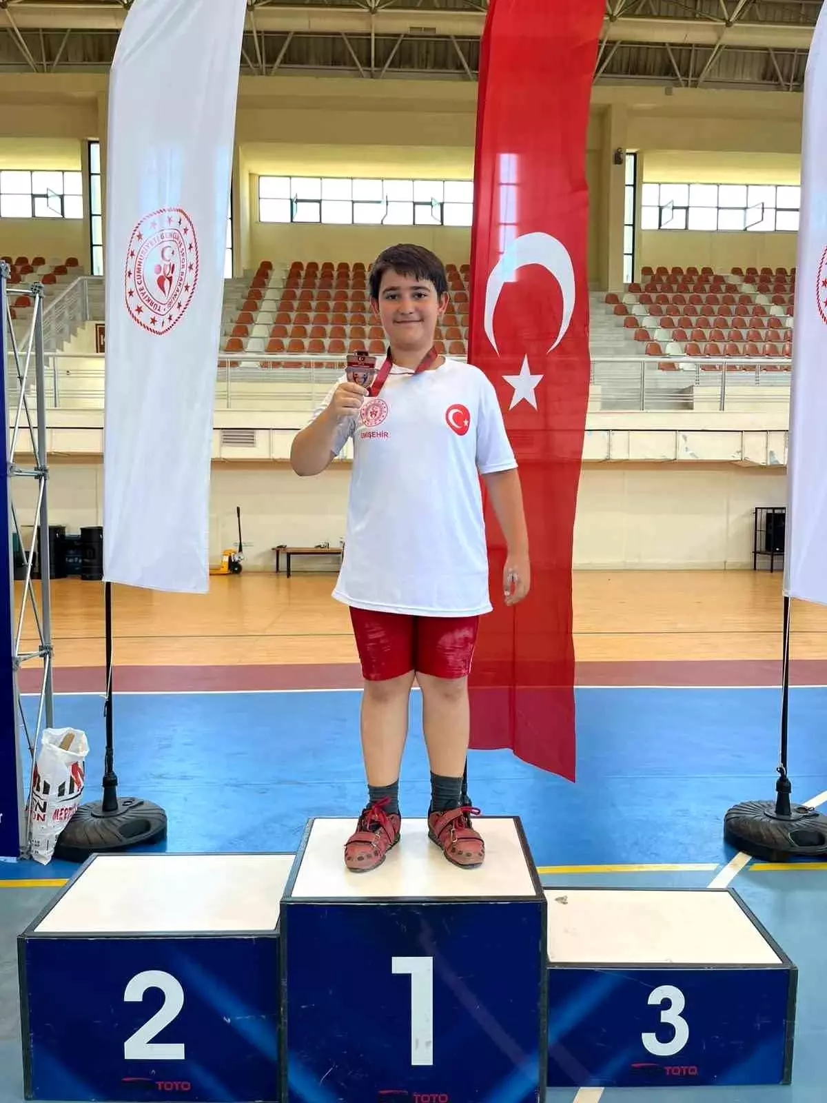 Berat Ayberk Göçmen Türkiye 3\'üncüsü Oldu
