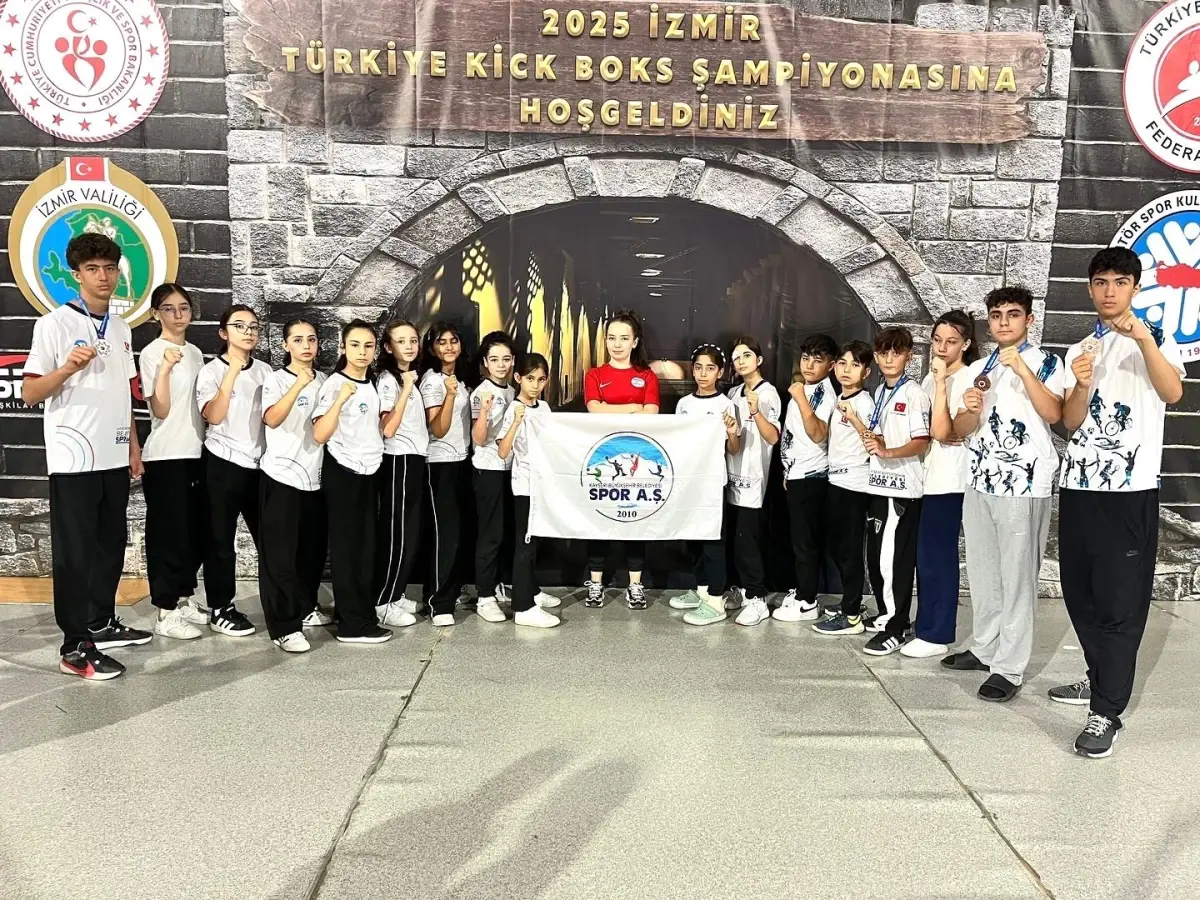 Kayseri Kick Boks Takımı Türkiye Şampiyonası\'ndan 4 Madalya ile Döndü