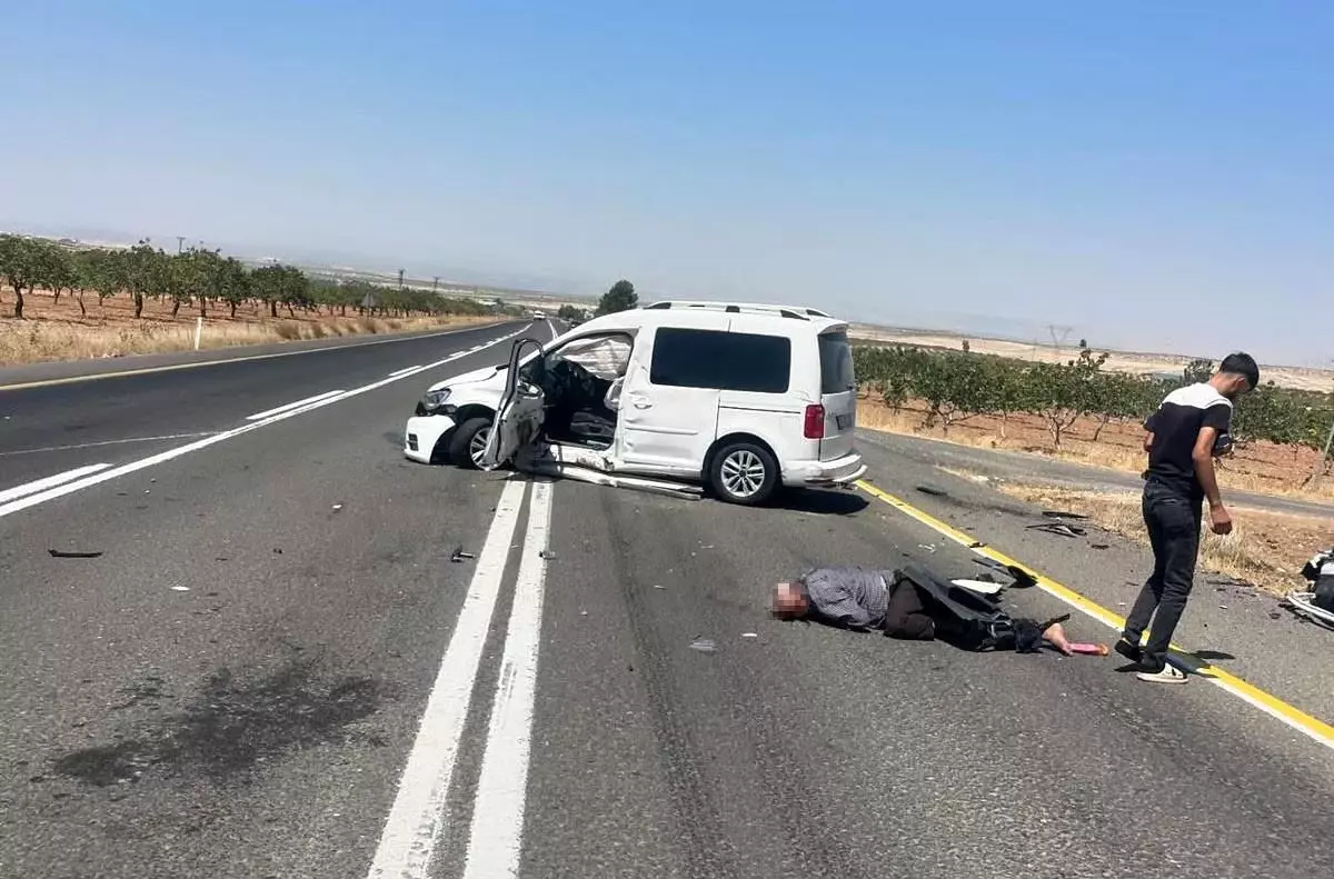 Birecik\'te Trafik Kazası: 2 Yaralı