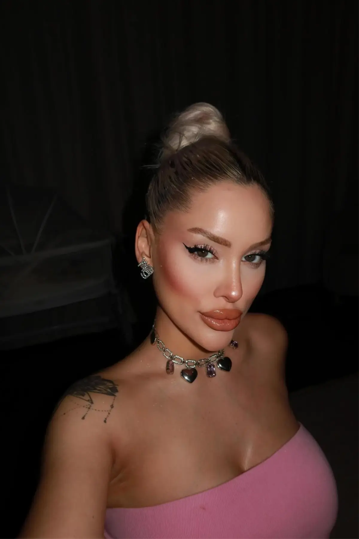 Sosyal Medya Fenomeni Tekin, Kozmetik Markası "Aurisse" ile Sektöre Giriyor