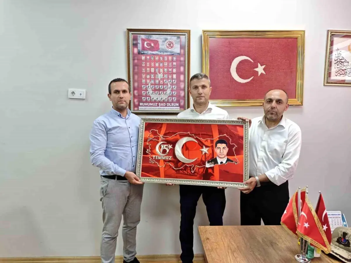 15 Temmuz Gazisi Taşdemir\'e Ömer Halisdemir tablosu verildi