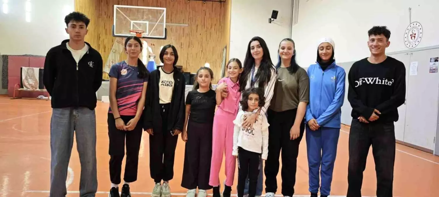 Elif Eyüp\'e Hayırlı Olsun Ziyareti