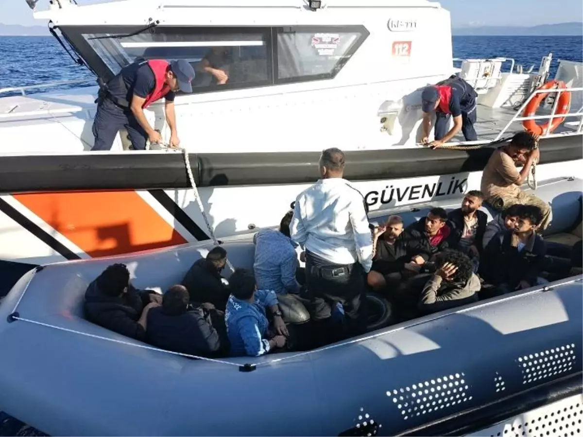Ayvalık\'ta 16 Düzensiz Göçmen Yakalandı