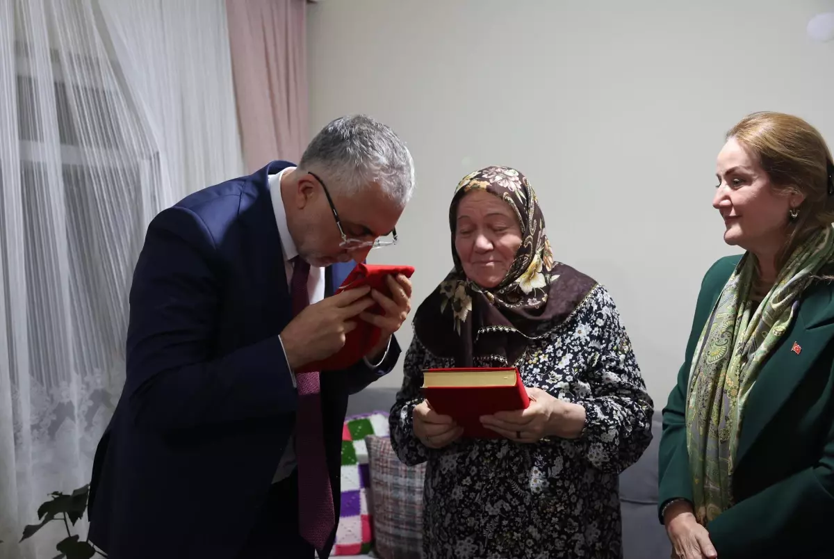 Bakan Işıkhan, 15 Temmuz şehidi Yakup Kozan\'ın ailesini ziyaret etti