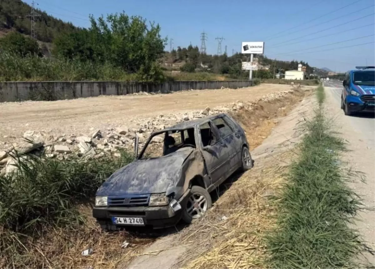 Bilecik\'te otomobil su kanalına uçtu