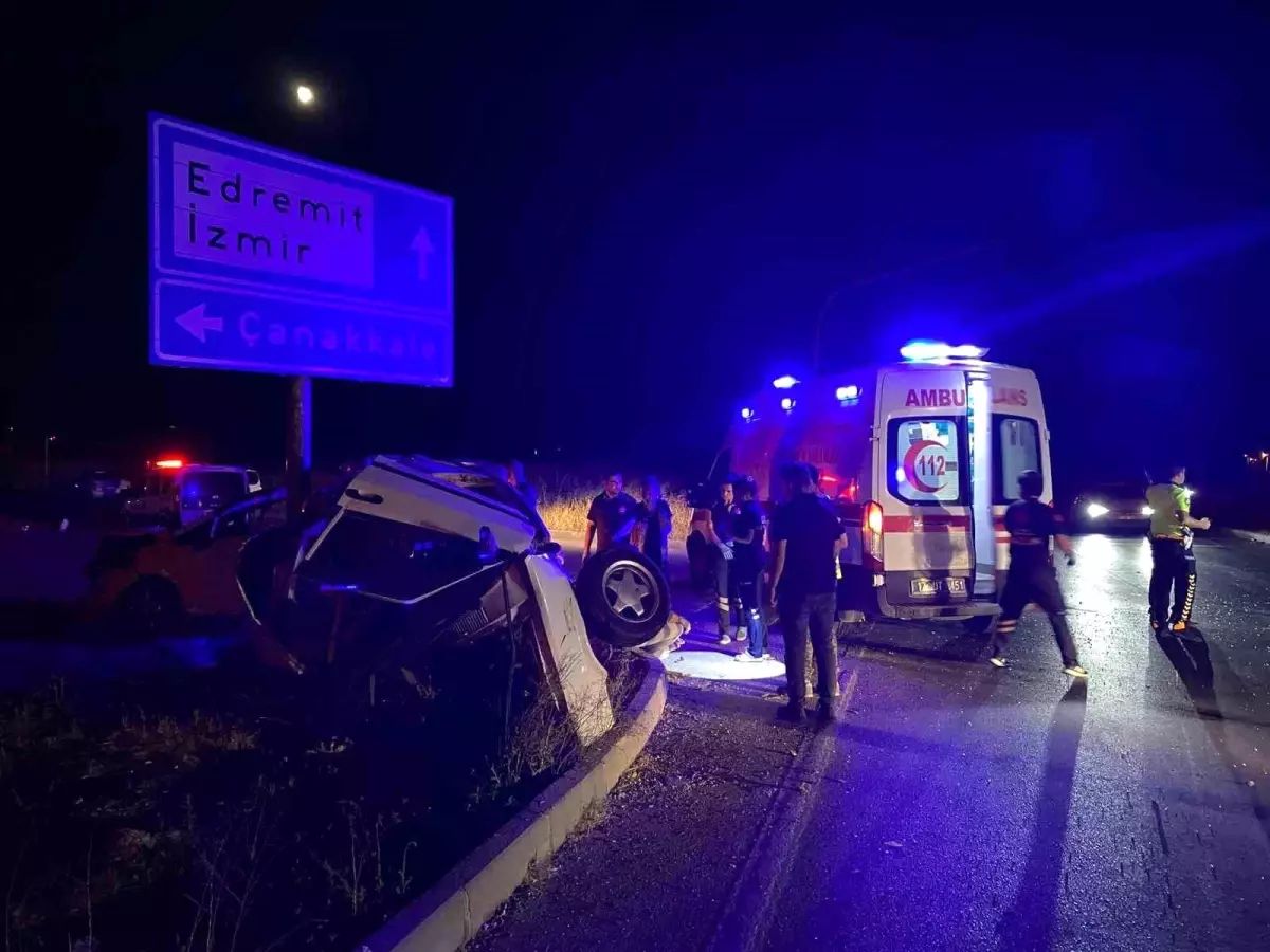 Çanakkale\'de Trafik Kazası: 3 Yaralı