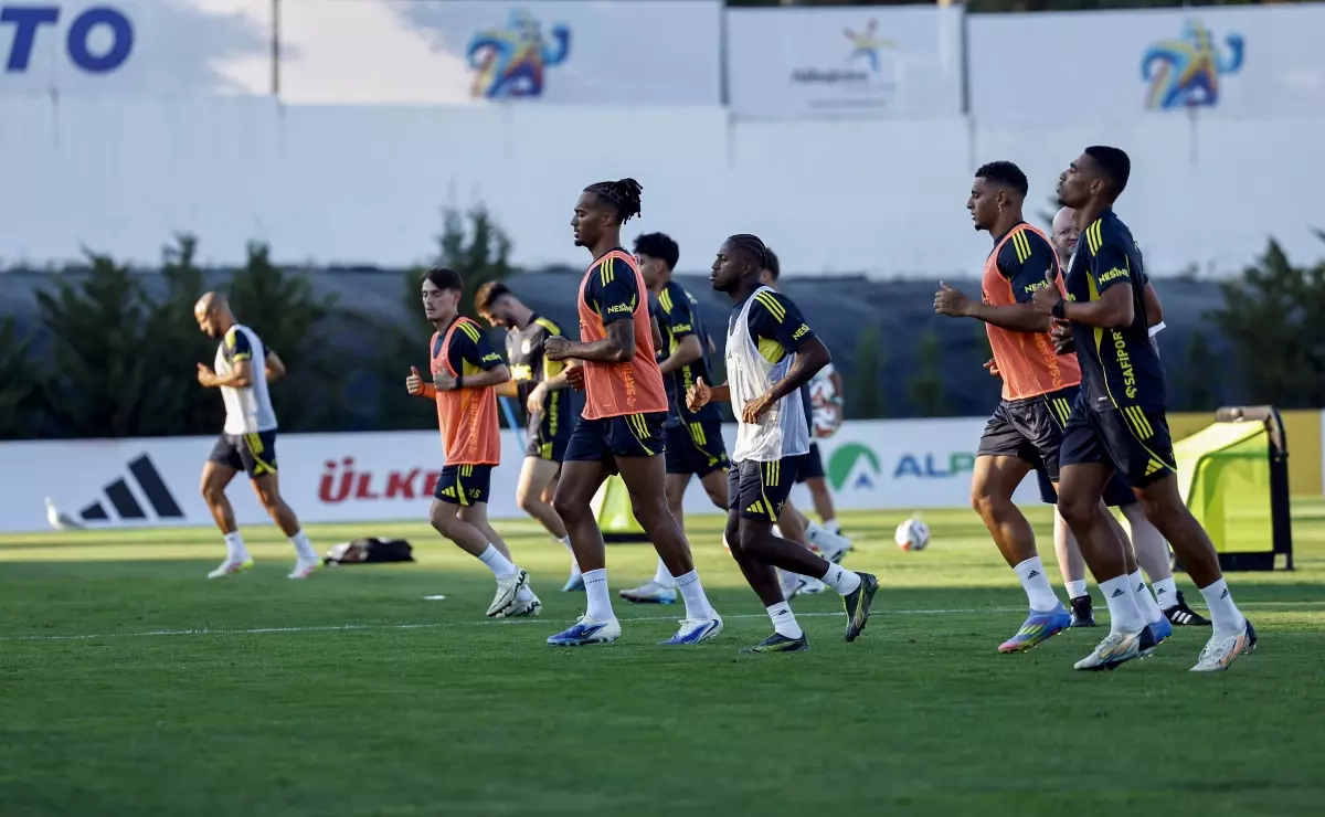 Fenerbahçe Portekiz Kampında İlk Antrenmanını Yaptı
