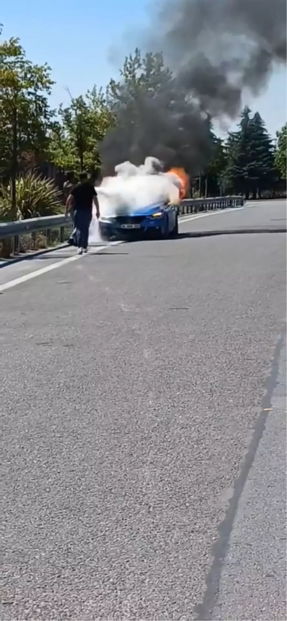 Pendik\'te Otomobil Yangını
