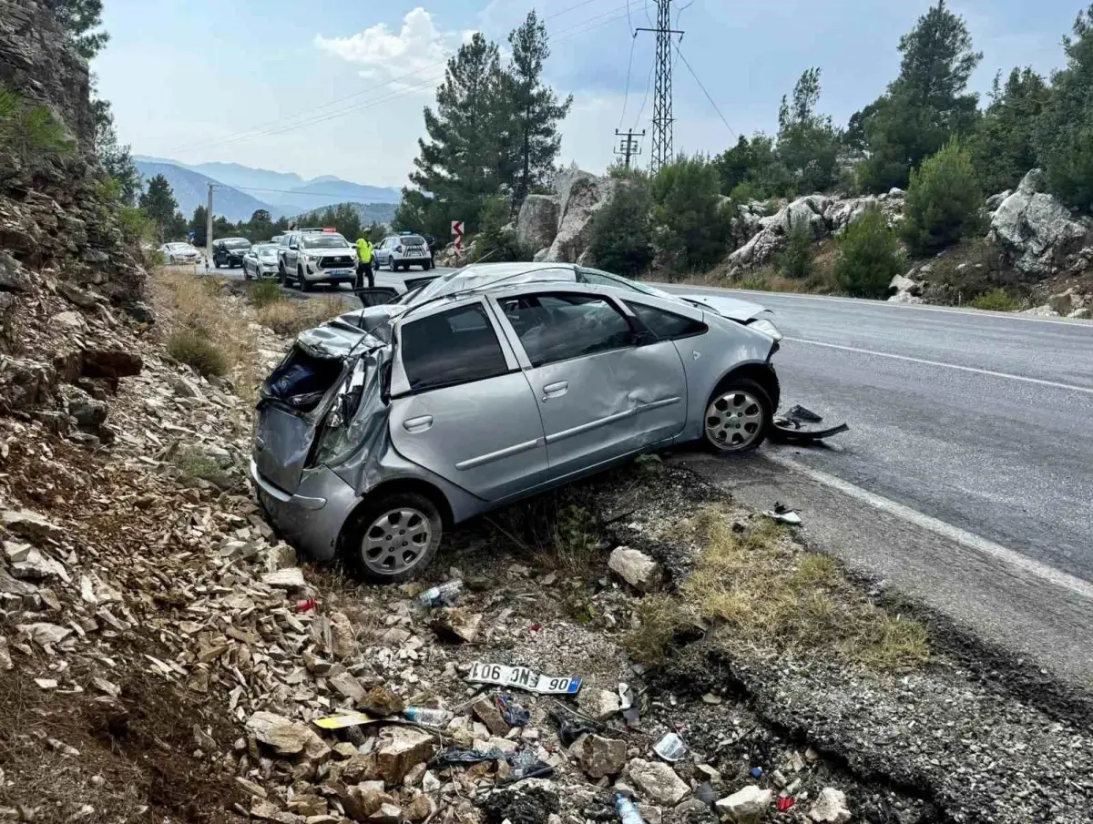 Akseki\'de Kaza: 5 Yaralı