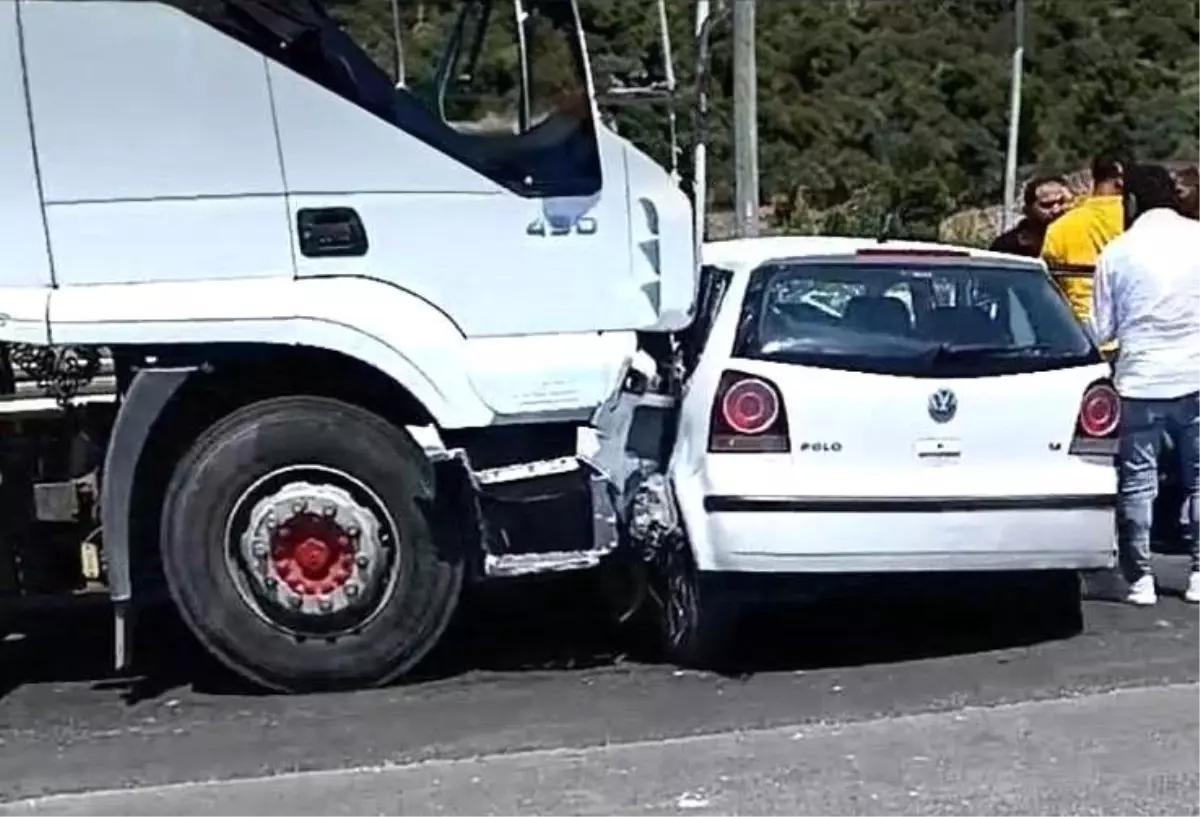 Bilecik\'te Tır-Otomobil Kazası: 1 Ağır Yaralı