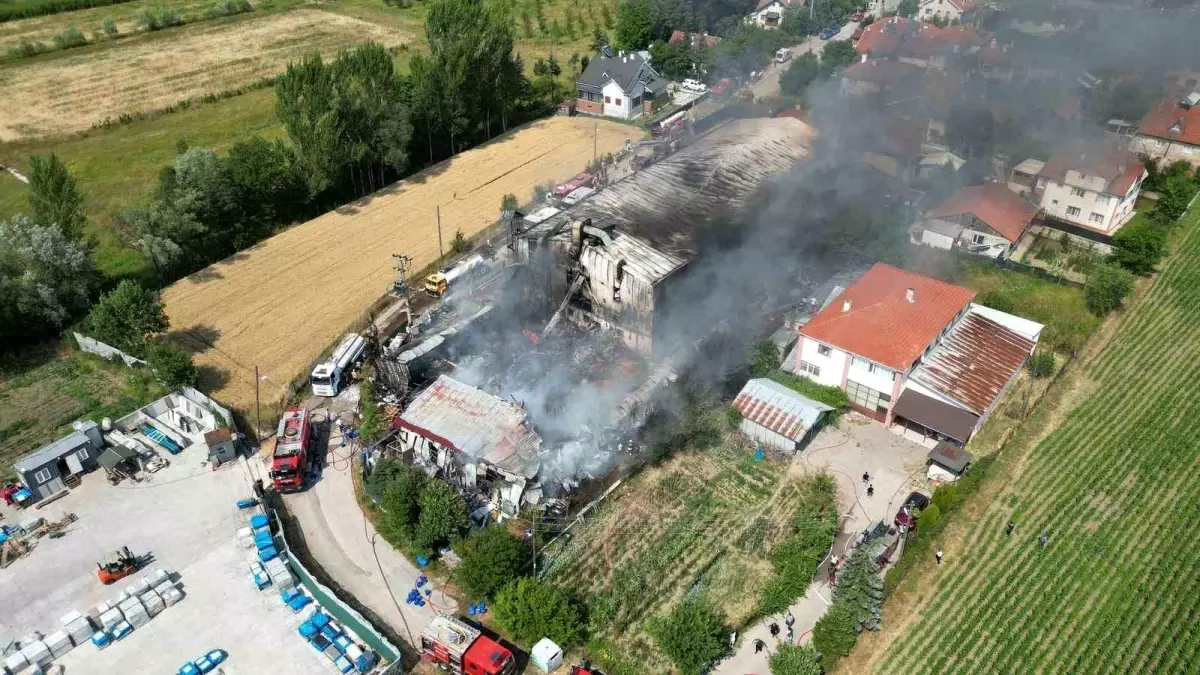 Bolu\'da Medikal Fabrikada Yangın Kontrol Altına Alındı