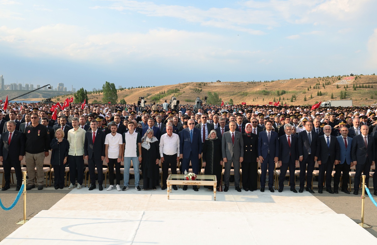Erdoğan: FETÖ\'cü alçaklar sonsuza kadar lanetle hatırlanacak