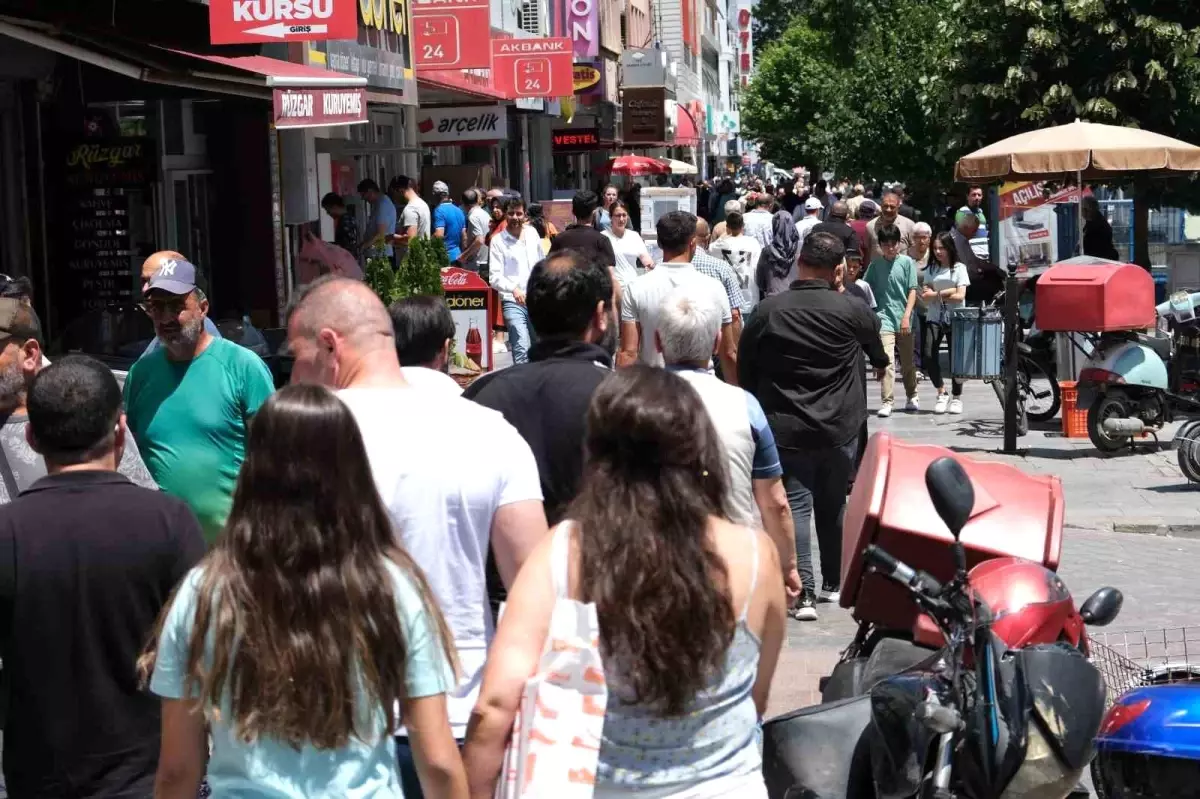 2024\'te Türkiye\'de 2.7 Milyon Kişi Göç Etti