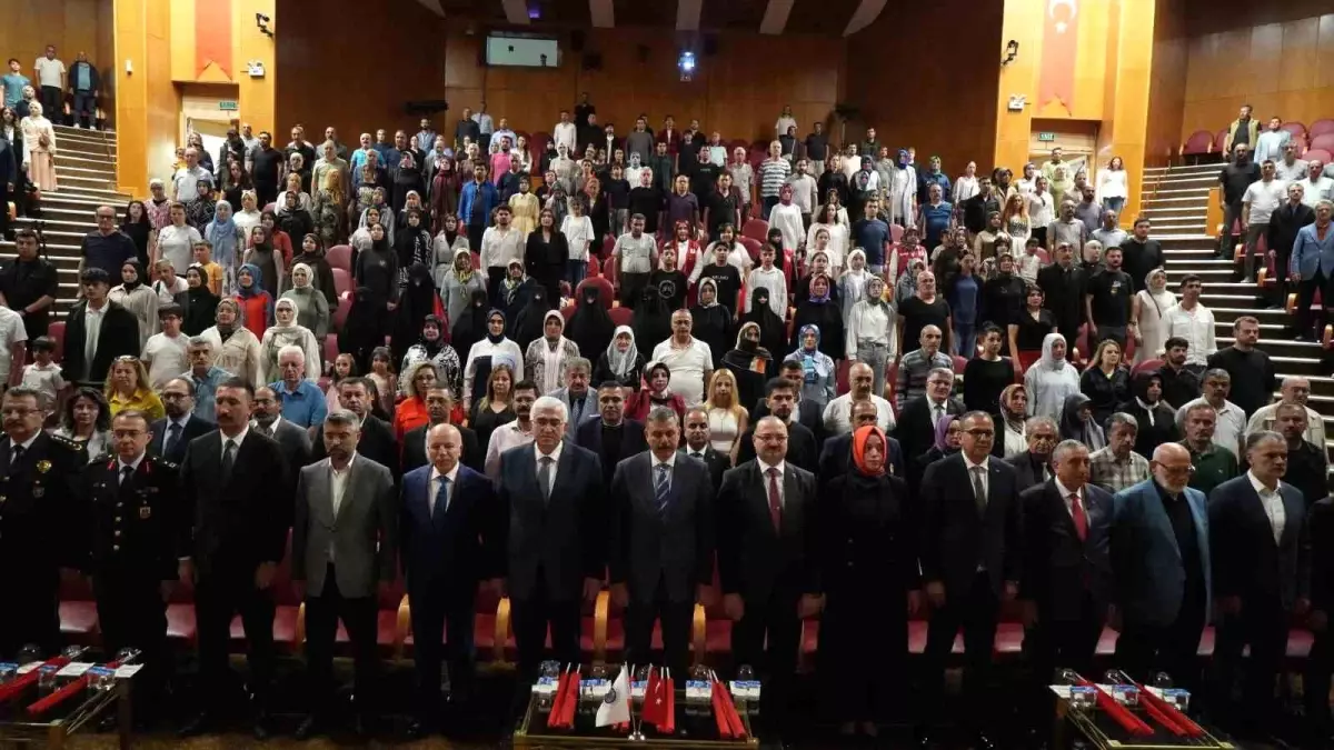 Atatürk Üniversitesi\'nde \'Darbe Kafası\' Filminin Gösterimi Gerçekleşti