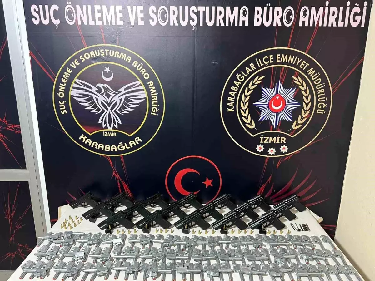 İzmir\'de Silah Ticareti Operasyonu