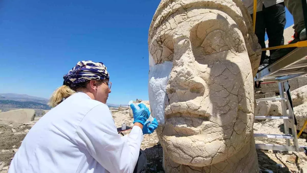 Nemrut Dağı\'ndaki Heykellere Nano Kireç Enjeksiyonu