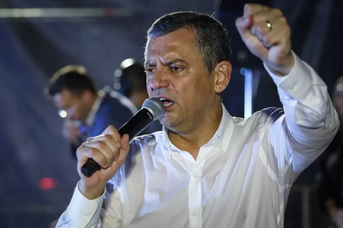 Özel\'den Erdoğan\'a "süreç" çağrısı: Kayyum atadığın belediyeleri geri vereceksin, sonra katkı yapılacak
